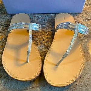 Vera Wang metallic silver and crystal flip flop Sz 9.5M. New